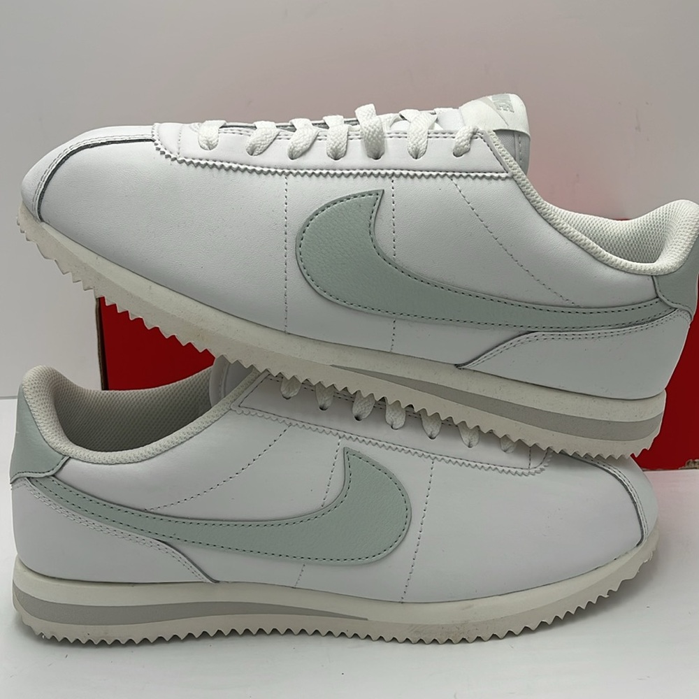 Nike Cortez Leather
Women's
Summit White/Sail/Light
Bone/Light Silver
DN1791-106 - Picture 15 of 16